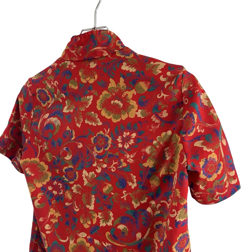 Red Floral Metallic-Accent Short Sleeve Button-Down Top - Picture 9 of 14